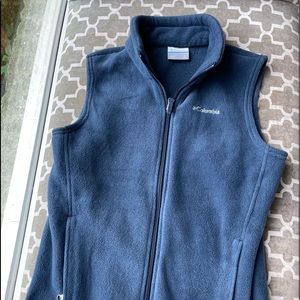 Colombia boys navy fleece vest, like new!